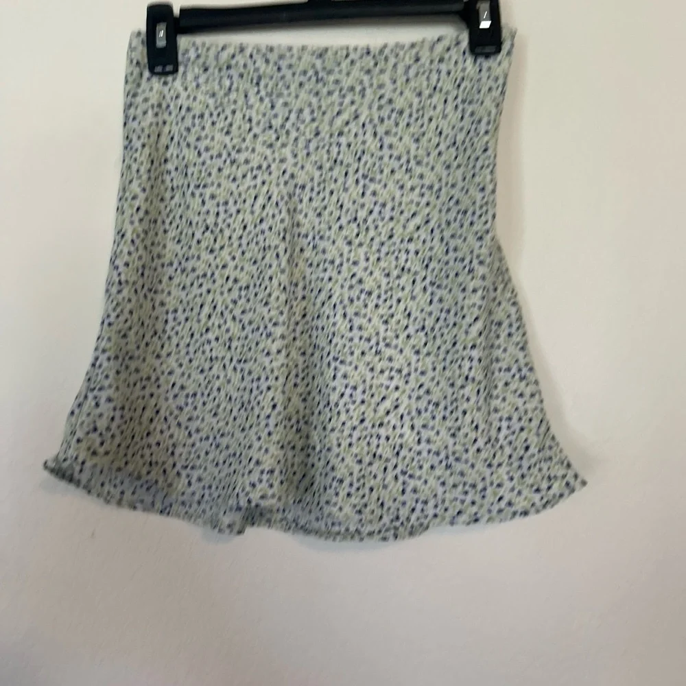 Divided Size 2 Floral Print Skirt Ditzy /Y2K Vibes